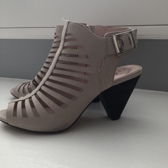 vince camuto eliana