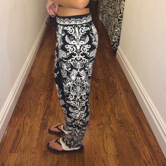 CYNTHIA ROWLEY PANTS - Picture 2 of 4