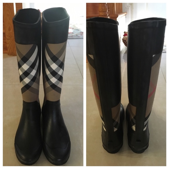 ❌SOLD ON TRADESY❌NEW✨Burberry Clemence Rainboot - Picture 2 of 4