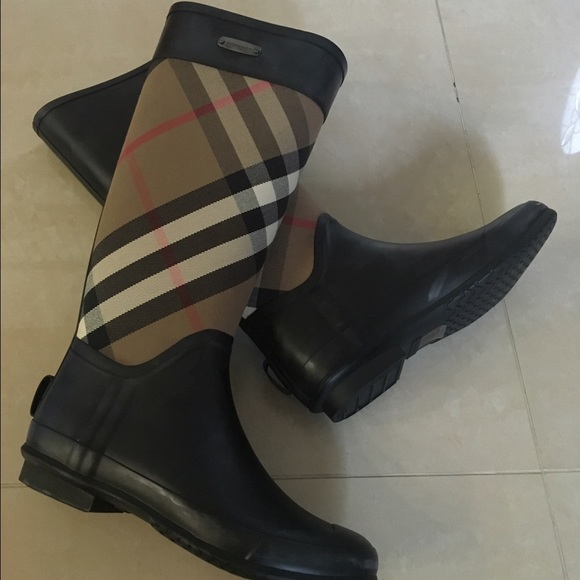 ❌SOLD ON TRADESY❌NEW✨Burberry Clemence Rainboot - Picture 3 of 4