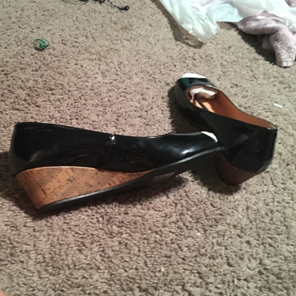 Brand new women's black fancy shoes. Size eight/8. - Picture 2 of 4
