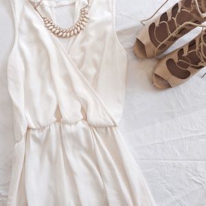 Lush sleeveless cream dress