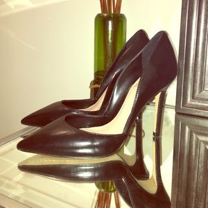 Vince Camuto Black Leather Pumps