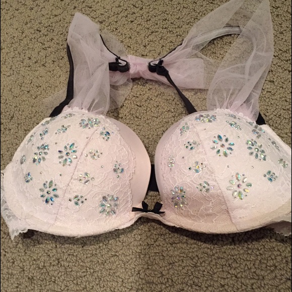 Beautiful Victoria's Secret push up bra!