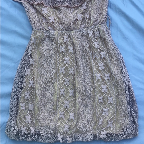 Dress - Picture 3 of 4