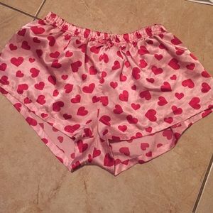 Joe boxer pajama shorts look small says medium