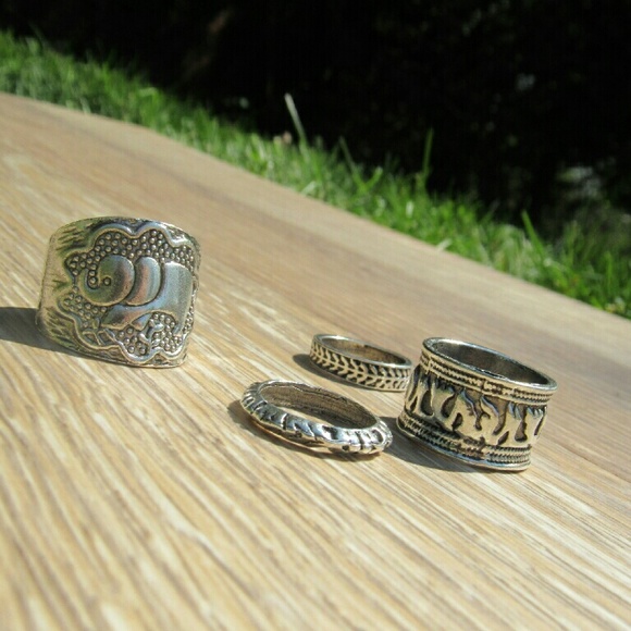 *TREND SETTER* Elephant Silver Rings