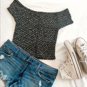 Brandy Melville Charlene top in black floral
