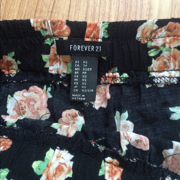 Forever 21 Fabric Floral Shorts - Picture 2 of 2