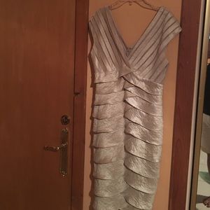 Adrianna Papell beige/champagne dress