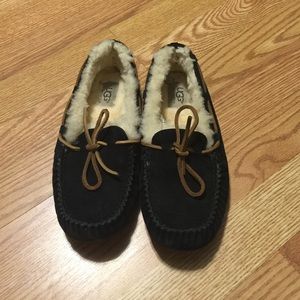 Adorable Black UGG Moccasins!🎀