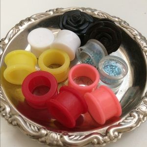 5/8 gauge plug and tunnel bundle