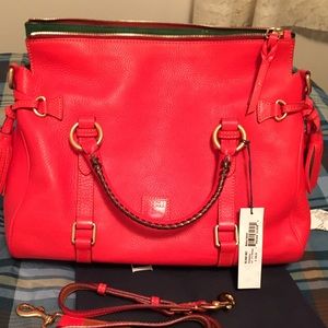 Dooney & Bourke Flo Satchel 🍓ACCEPTING OFFERS🍓