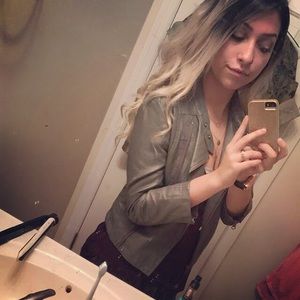 Meet your Posher, Angelica