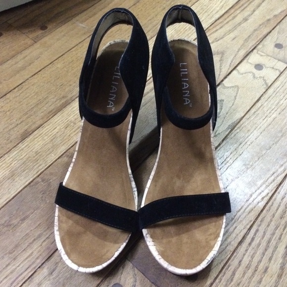 Black Wedges