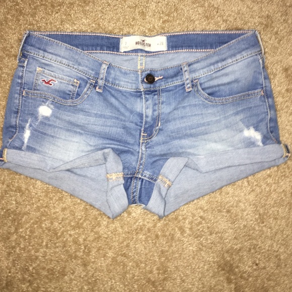 HOLLISTER JEAN SHORTS!!!