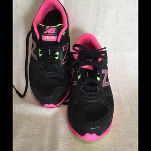 New Balance 750 v1 Running Shoes. Black & Hot Pink