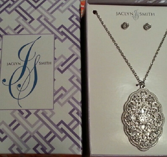 Vintage Pendant Necklace & Post Earrings Set- NIB - Picture 2 of 4