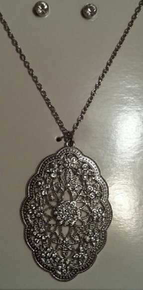 Vintage Pendant Necklace & Post Earrings Set- NIB - Picture 4 of 4