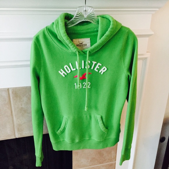 Hollister Sweatshirt - Like new!