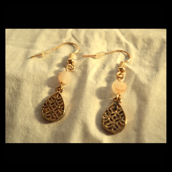 NWT Charming Charlie drop earrings