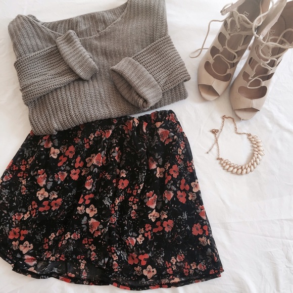 Brandy Melville grey sweater.