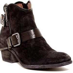 NEW Donald J Pliner Dalis Ankle Boot - Size 9