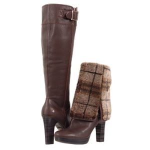 *Never Worn* UGG Dark Brown Leather SAVOIE