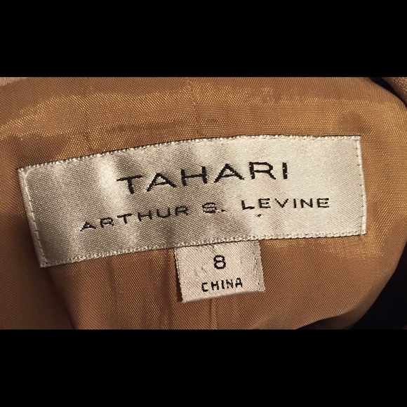 Career suit - Picture 2 of 2