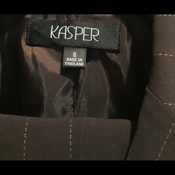 Career suit - Picture 2 of 2