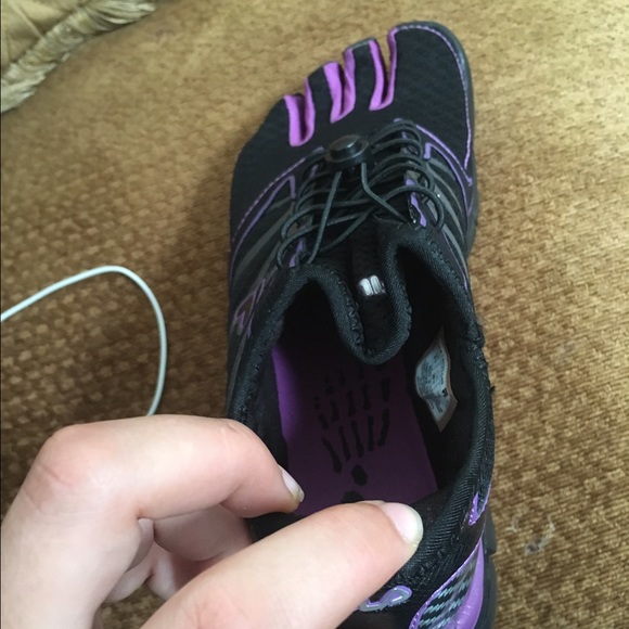 Five toed shoes