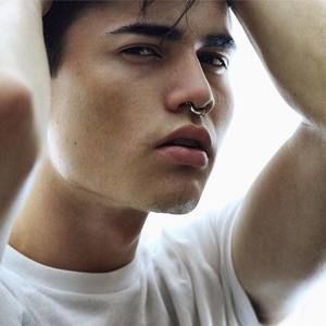 Meet your Posher, Carlos