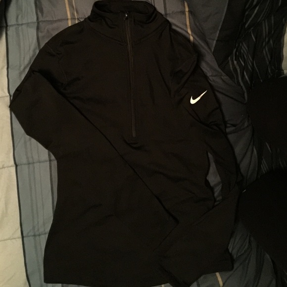 Nike Pro Fitted 1/2 Zip - Picture 1 of 4