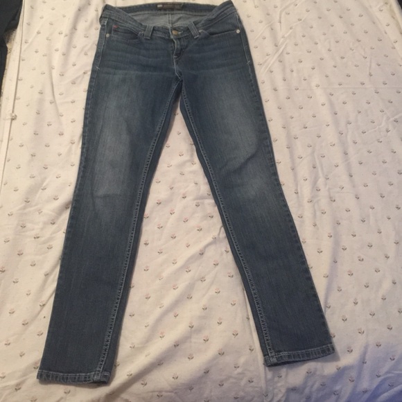Levi's Demi Curve low rise skinny jeans size 7/28