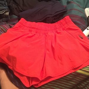 Lululemon tracker shorts