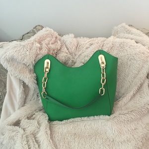 Michael Kors green bucket bag!