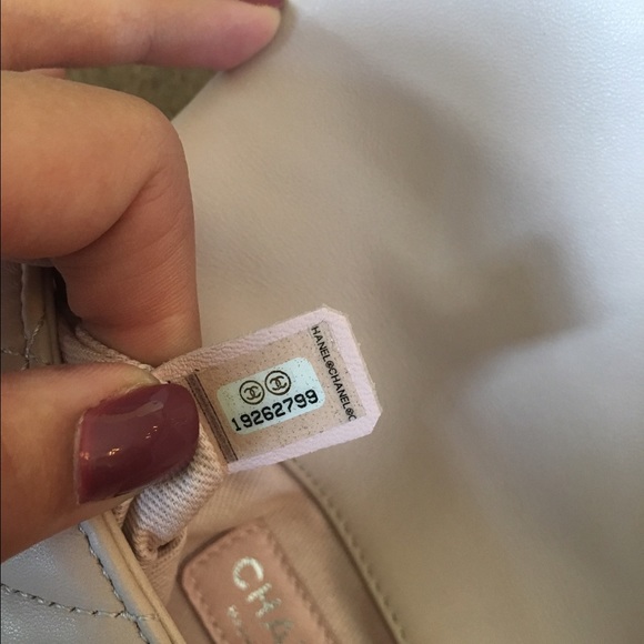 Chanel double wallet on a chain - Picture 2 of 4