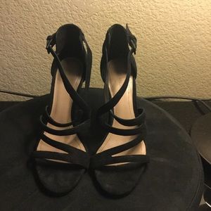 Pour la Victoire heels