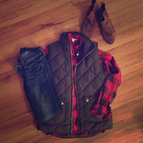 Olive green quilted vest with gold details