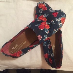 Toms shoes
