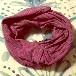 Lululemon vinyasa scarf in magenta and gray