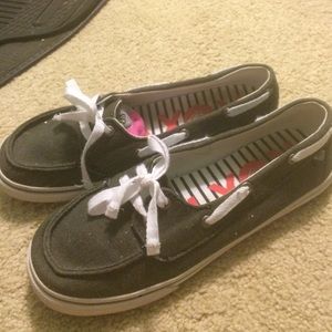 Roxy shoes 7.5 brand new