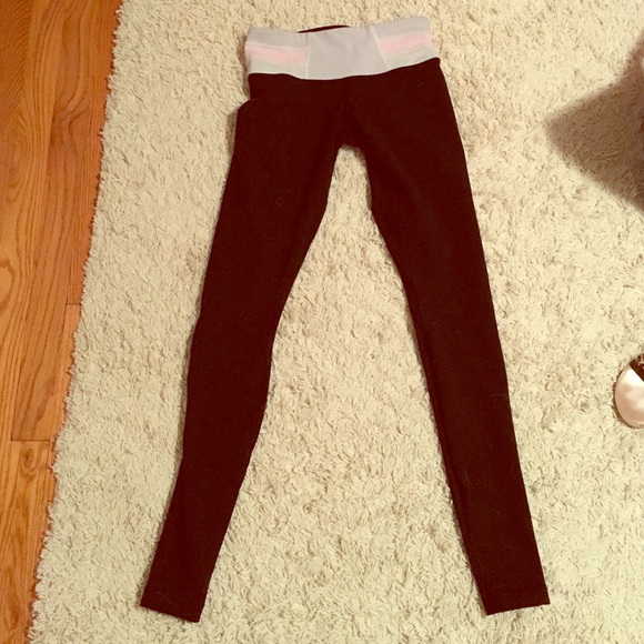 Lululemon black wunderunder black pants reversible