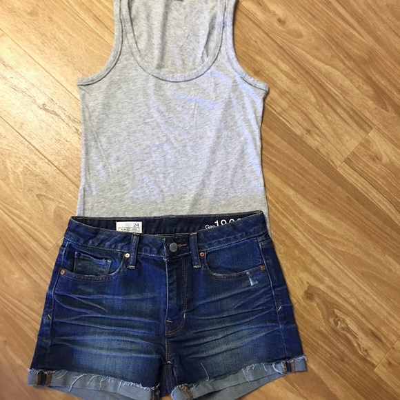 Gap 1969 Slim Cut-Offs Shorts
