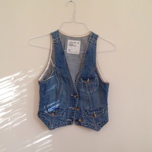 Jean Vest