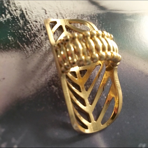 HP Tribal Design Shield Ring - Picture 3 of 4