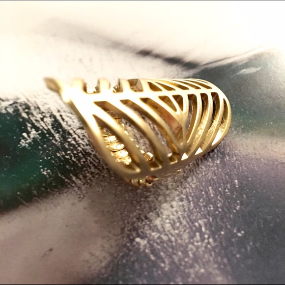 HP Tribal Design Shield Ring - Picture 2 of 4