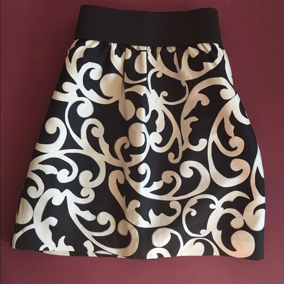 High waisted, like-new skirt