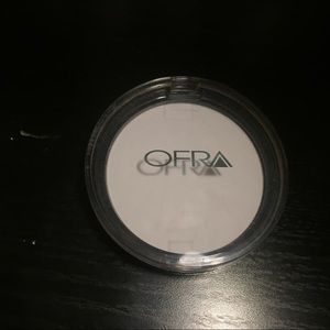 OFRA oil control powder
