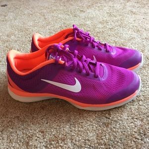 Nike cross training shoes